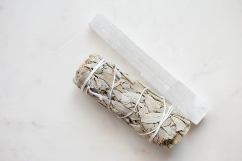 How to Cleanse Your Aura with Selenite